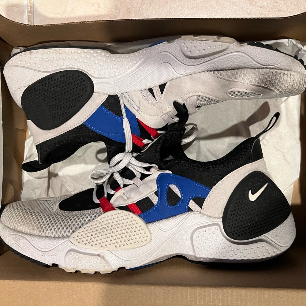 Brand new Nike Hurache edge size 9.5 men
